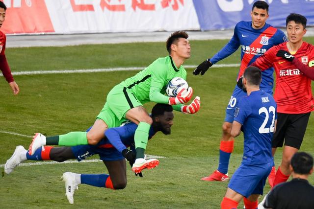 马刺1年220万签回内线悍将 投篮命中率72.5%